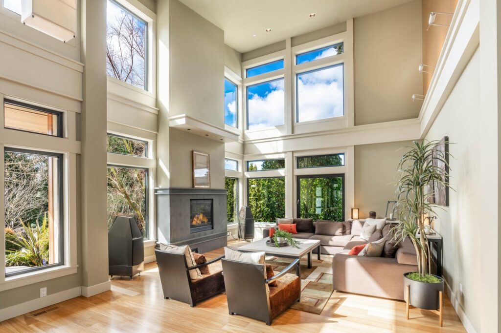 A Homeowner’s Guide to Interior Painters in Pearland for High Ceilings